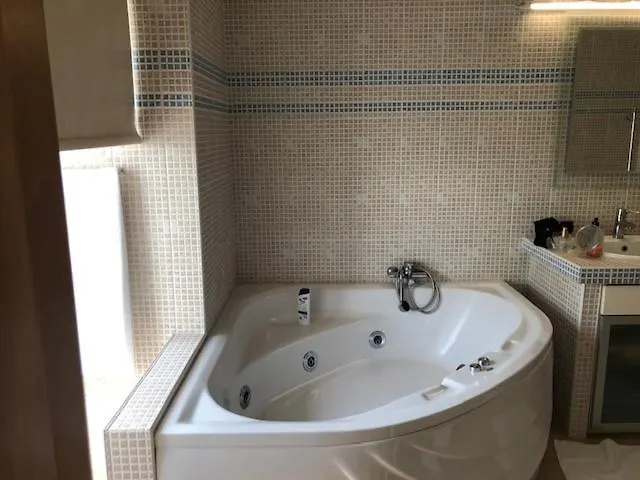 A Quinta Flores- Casa Do Miradouro سانتا كروز داس فلوريس